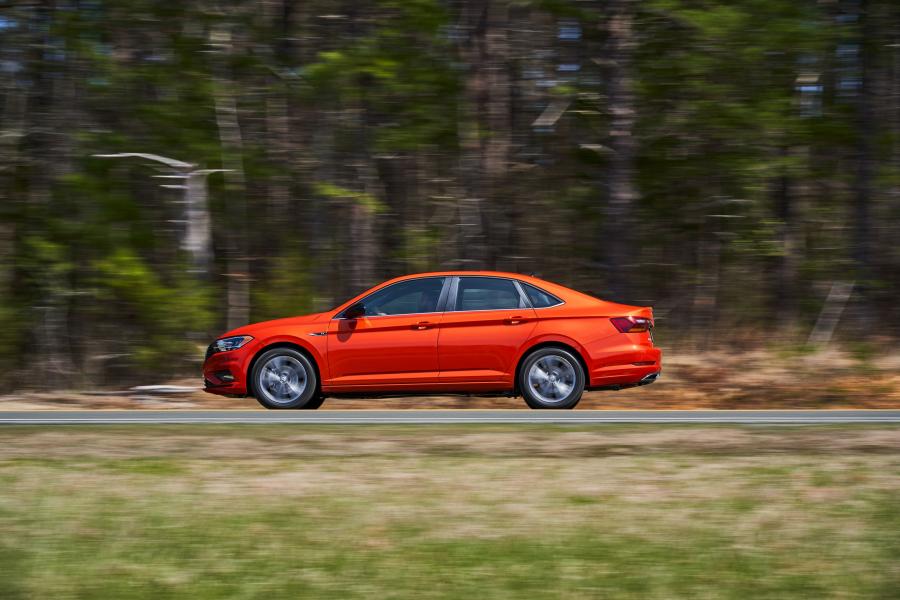  Volkswagen Jetta R-Line 2018 года  (NA) (фото 16 из 19)